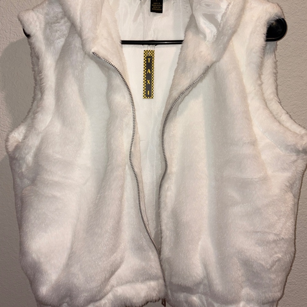 White Fluffy Vest - Large NWT